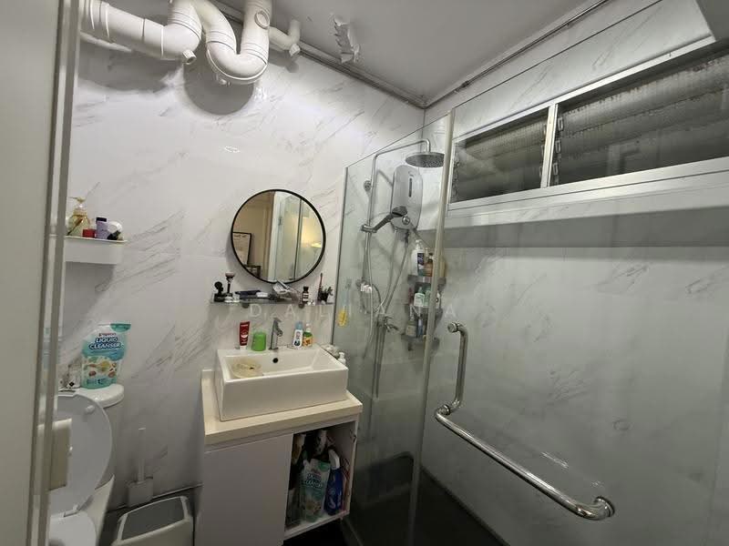407 Choa Chu Kang Avenue 3, 407 Choa Chu Kang Avenue 3, Dairy Farm / Bukit Panjang / Choa Chu Kang, 3 Bedrooms, 1,141 sqft, HDB Flat For Sale, by Daliana Abdullah, 500259189 - Bathroom - PropertyGuru.com.sg