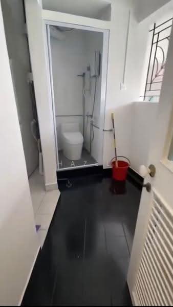 Orchid Park Condominium, 81 Yishun Street 81, Sembawang / Yishun, Room Rental, 130 sqft, Condominium For Rent, by Hazel Chen, 500259209 - Bathroom - PropertyGuru.com.sg