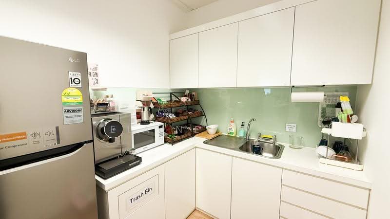 Samsung Hub, 3 Church Street, Boat Quay / Raffles Place / Marina, 2,217 sqft, Office For Rent, by Elaine She, 500259217 - Kitchen - CommercialGuru.com.sg