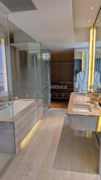 Ardmore Residence, 7 Ardmore Park, Tanglin / Holland / Bukit Timah, 4 Bedrooms, 3,186 sqft, Condominium For Rent, by Rachita Malhotra, 500259219 - Bathroom - PropertyGuru.com.sg