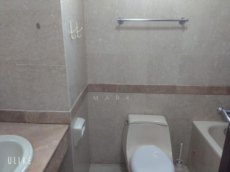 Tanglin Regency, 381 Tanglin Road, Tanglin / Holland / Bukit Timah, 2 Bedrooms, 883 sqft, Condominium For Rent, by Mark Lim, 500259221 - Bathroom - PropertyGuru.com.sg