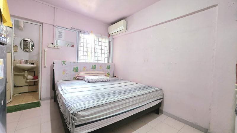 23 Marsiling Drive, 23 Marsiling Drive, Admiralty / Woodlands, 2 Bedrooms, 721 sqft, HDB Flat For Sale, by Darren Lim, 500259231 - Bedroom - PropertyGuru.com.sg