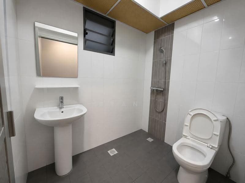 659C Punggol East, 659C Punggol East, Hougang / Punggol / Sengkang, 3 Bedrooms, 1,001 sqft, HDB Flat For Sale, by Ryan Mock, 500259232 - Bathroom - PropertyGuru.com.sg