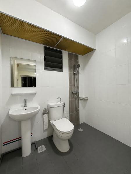 659C Punggol East, 659C Punggol East, Hougang / Punggol / Sengkang, 3 Bedrooms, 1,001 sqft, HDB Flat For Sale, by Ryan Mock, 500259232 - Bathroom - PropertyGuru.com.sg