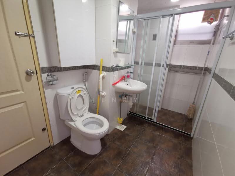 Pine Grove, 1N Pine Grove, Clementi Park / Upper Bukit Timah, Room Rental, 100 sqft, Condominium For Rent, by Henry Ng, 500259243 - Bathroom - PropertyGuru.com.sg