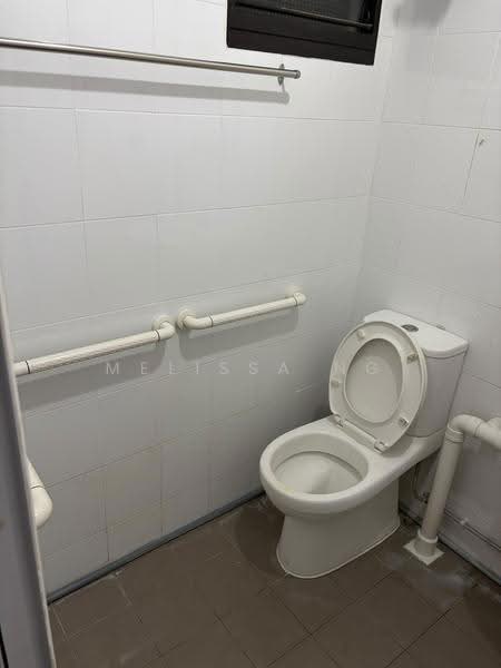 218 Jurong East Street 21, 218 Jurong East Street 21, Boon Lay / Jurong / Tuas, Room Rental, 130 sqft, HDB Flat For Rent, by Melissa Ng S L, 500259246 - Bathroom - PropertyGuru.com.sg