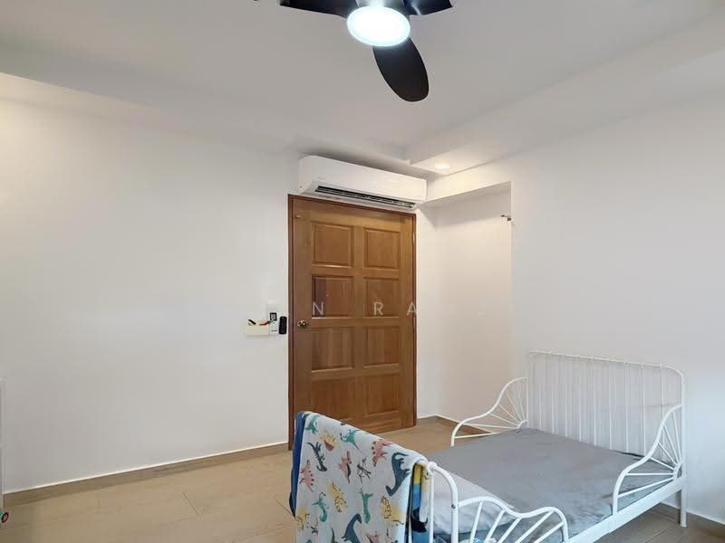 57 Teban Gardens Road, 57 Teban Gardens Road, Boon Lay / Jurong / Tuas, 2 Bedrooms, 721 sqft, HDB Flat For Sale, by Irfan Ramzi, 500259274 - Bedroom - PropertyGuru.com.sg