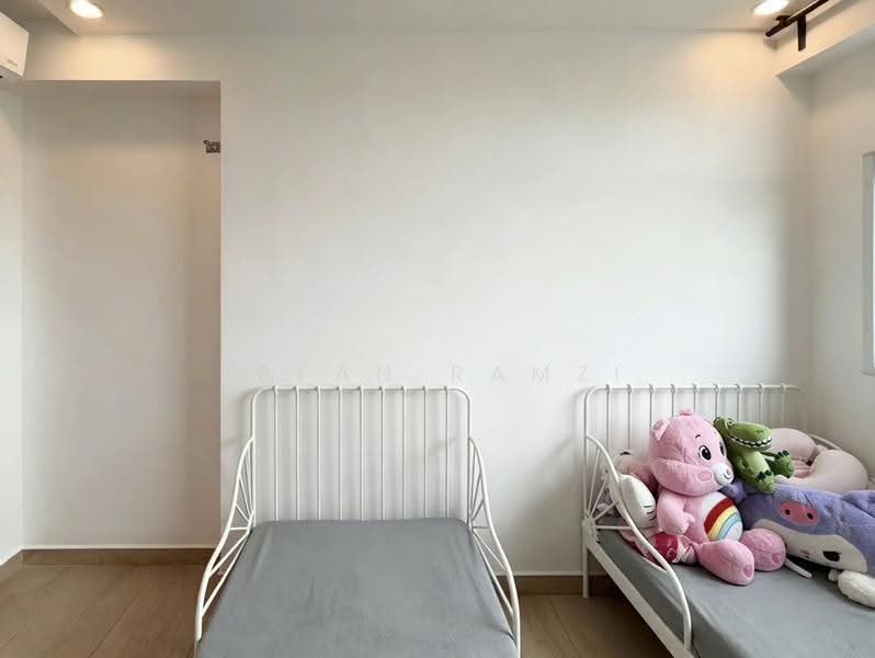 57 Teban Gardens Road, 57 Teban Gardens Road, Boon Lay / Jurong / Tuas, 2 Bedrooms, 721 sqft, HDB Flat For Sale, by Irfan Ramzi, 500259274 - Bedroom - PropertyGuru.com.sg