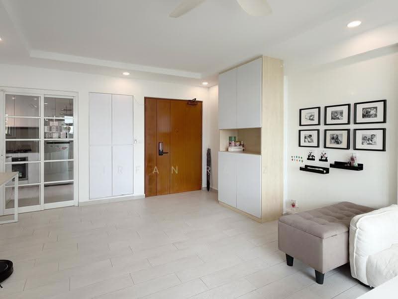 57 Teban Gardens Road, 57 Teban Gardens Road, Boon Lay / Jurong / Tuas, 2 Bedrooms, 721 sqft, HDB Flat For Sale, by Irfan Ramzi, 500259274 - Living Room - PropertyGuru.com.sg