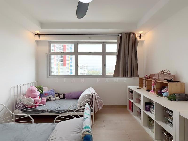 57 Teban Gardens Road, 57 Teban Gardens Road, Boon Lay / Jurong / Tuas, 2 Bedrooms, 721 sqft, HDB Flat For Sale, by Irfan Ramzi, 500259274 - Bedroom - PropertyGuru.com.sg