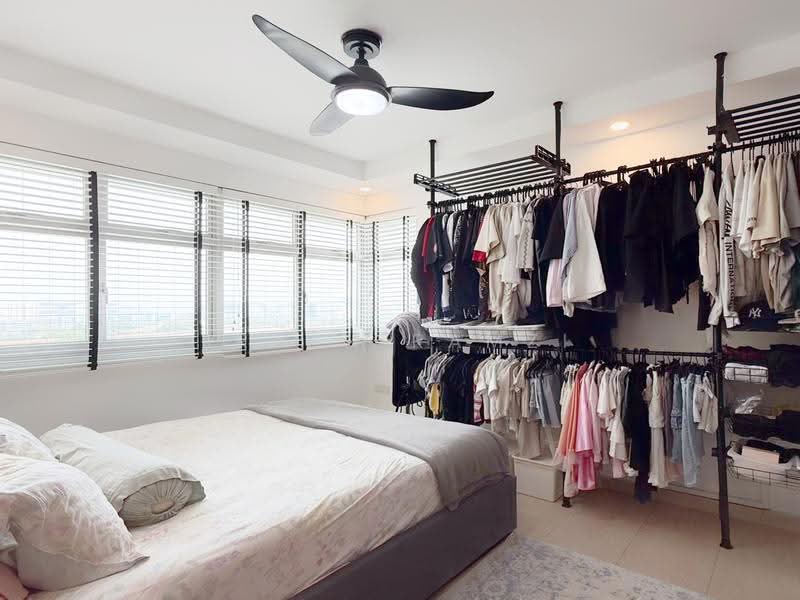 57 Teban Gardens Road, 57 Teban Gardens Road, Boon Lay / Jurong / Tuas, 2 Bedrooms, 721 sqft, HDB Flat For Sale, by Irfan Ramzi, 500259274 - Master Bedroom - PropertyGuru.com.sg