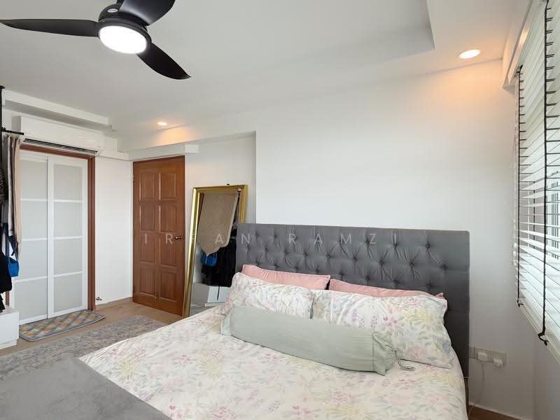 57 Teban Gardens Road, 57 Teban Gardens Road, Boon Lay / Jurong / Tuas, 2 Bedrooms, 721 sqft, HDB Flat For Sale, by Irfan Ramzi, 500259274 - Master Bedroom - PropertyGuru.com.sg