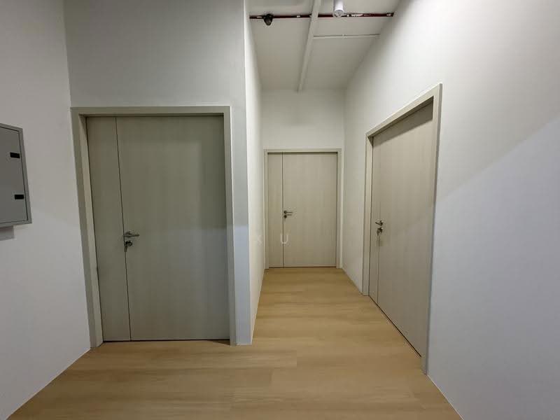 Valiant Industrial Building, 30 Kallang Pudding Road, Macpherson / Potong Pasir, 400 sqft, Light Industrial (B1) For Rent, by XU ANSON, 500259303 - Corridor - CommercialGuru.com.sg
