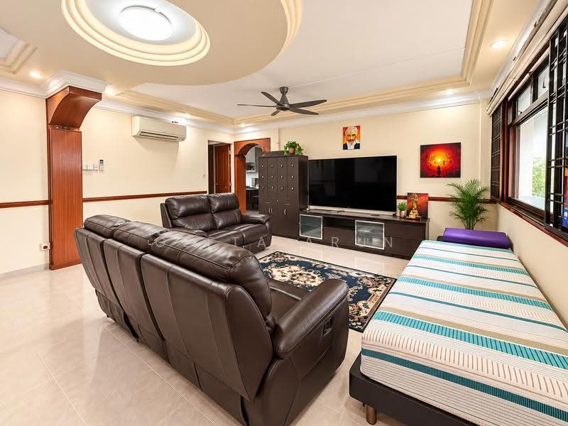 239 Compassvale Walk, 239 Compassvale Walk, Hougang / Punggol / Sengkang, 3 Bedrooms, 1,249 sqft, HDB Flat For Sale, by Geeta Arun, 500259308 - Living Room - PropertyGuru.com.sg