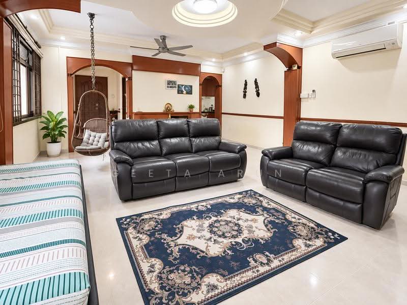 239 Compassvale Walk, 239 Compassvale Walk, Hougang / Punggol / Sengkang, 3 Bedrooms, 1,249 sqft, HDB Flat For Sale, by Geeta Arun, 500259308 - Living Room - PropertyGuru.com.sg