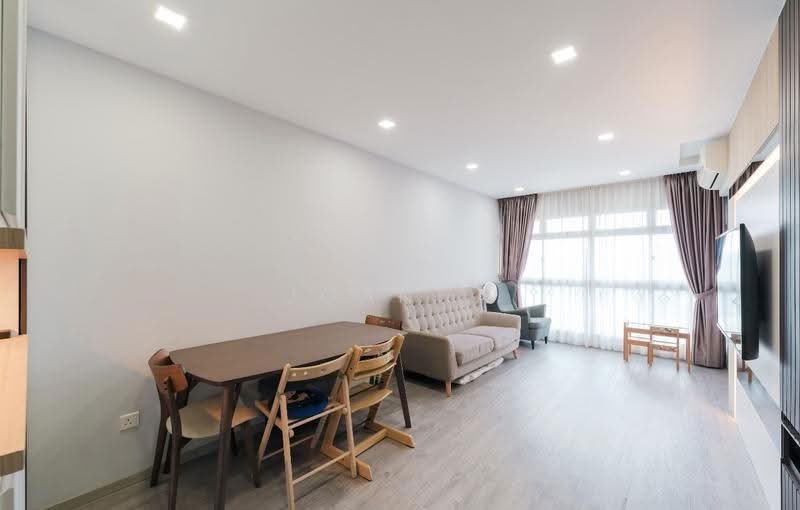 51 Strathmore Avenue, 51 Strathmore Avenue, Alexandra / Commonwealth, 3 Bedrooms, 969 sqft, HDB Flat For Sale, by Joanna, 500259309 - Living Room - PropertyGuru.com.sg