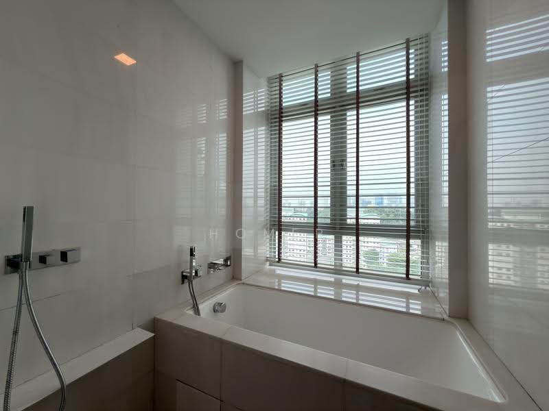 Comfortable 3+1 Bedroom Home near Somerset MRT, Emerald Hill Rd, Orchard / River Valley, 3 Bedrooms, 1,657 sqft, Condominium For Sale, by Homer Lau, 500259318 - Bathroom - PropertyGuru.com.sg