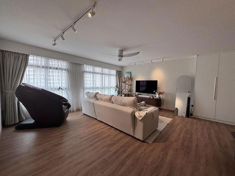 621B Tampines Street 61, 621B Tampines Street 61, Pasir Ris / Tampines, 3 Bedrooms, 1,216 sqft, HDB Flat For Sale, by Cindy Sim, 500259348 - Living Room - PropertyGuru.com.sg
