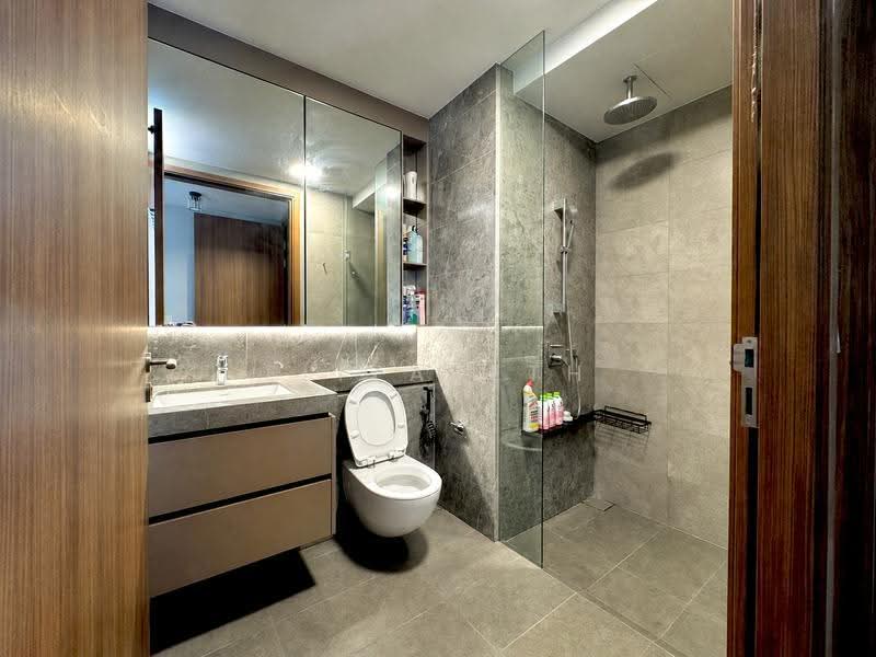 Stirling Residences, 25 Stirling Road, Alexandra / Commonwealth, 3 Bedrooms, 883 sqft, Condominium For Sale, by Elizabeth Poh, 500259354 - Bathroom - PropertyGuru.com.sg