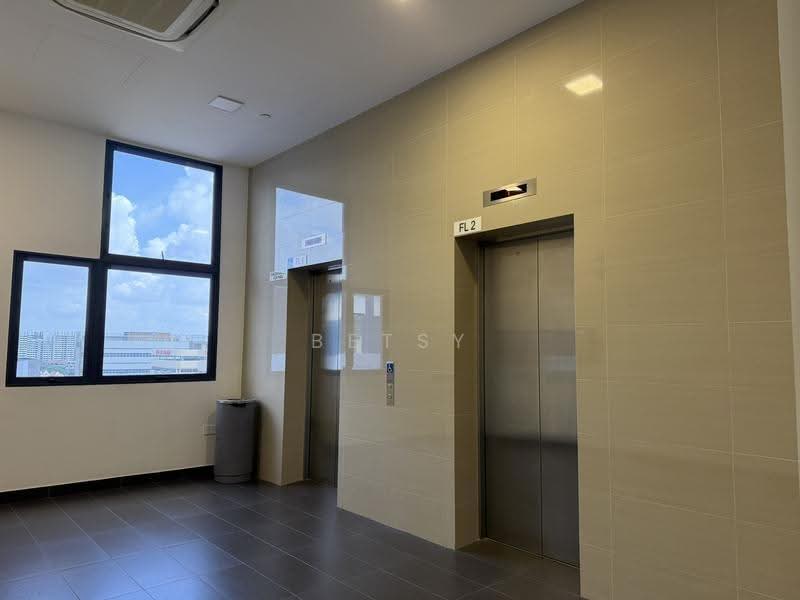 HH @ Kallang, 55 Kallang Pudding Road, Macpherson / Potong Pasir, 1,808 sqft, Light Industrial (B1) For Sale, by Betsy Loh, 500259364 - Passenger Lift Lobby - CommercialGuru.com.sg