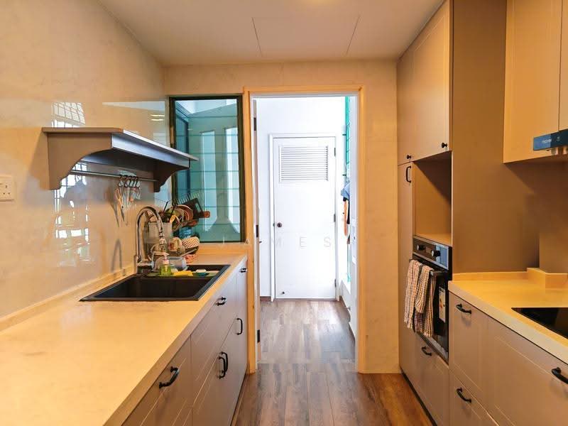 Stratford Court, 41A Bedok Ria Crescent, Bedok / Upper East Coast, 3 Bedrooms, 1,163 sqft, Condominium For Rent, by James Boey, 500259366 - PropertyGuru.com.sg