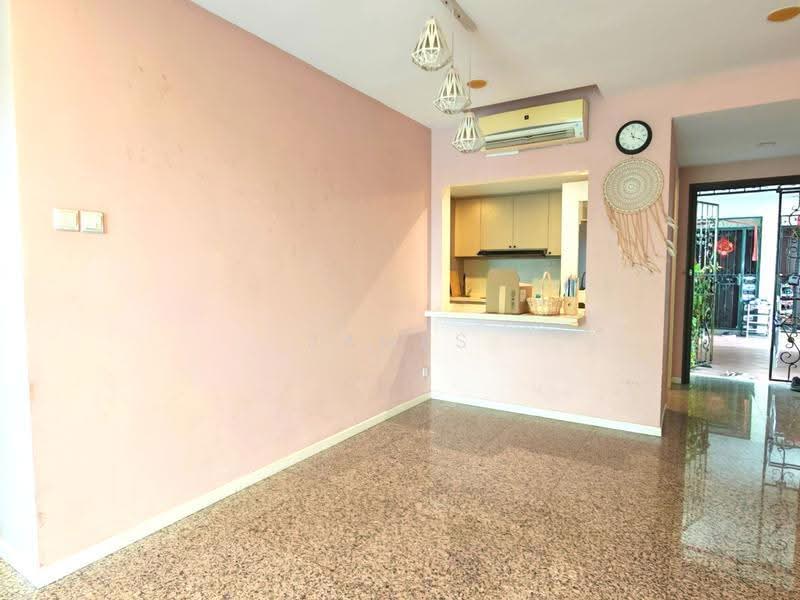 Stratford Court, 41A Bedok Ria Crescent, Bedok / Upper East Coast, 3 Bedrooms, 1,163 sqft, Condominium For Rent, by James Boey, 500259366 - PropertyGuru.com.sg