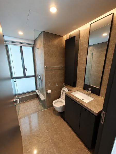 Skysuites @ Anson, 8 Enggor Street, Chinatown / Tanjong Pagar, 2 Bedrooms, 700 sqft, Condominium For Sale, by Kas Chen, 500259369 - Bathroom - PropertyGuru.com.sg