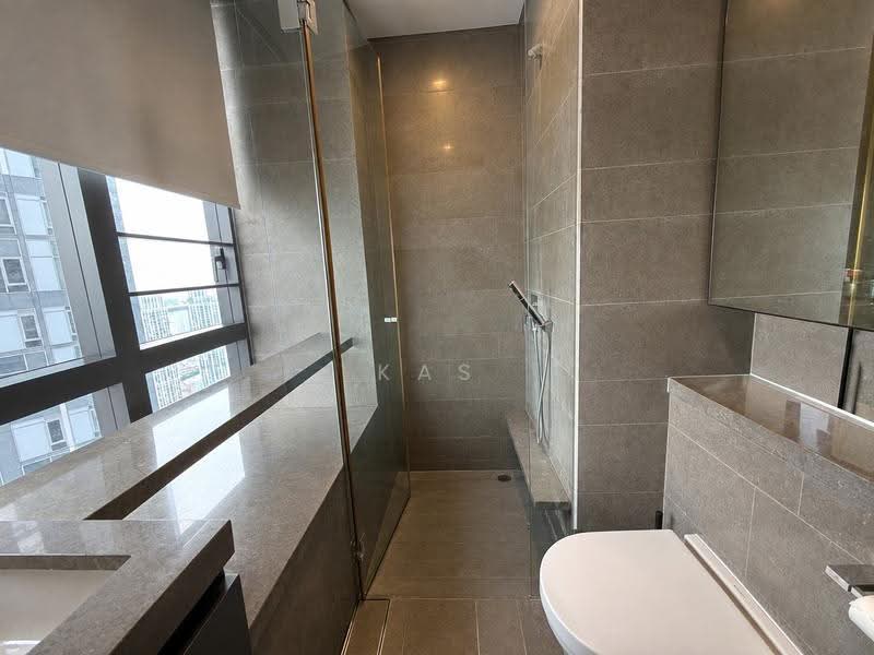 Skysuites @ Anson, 8 Enggor Street, Chinatown / Tanjong Pagar, 2 Bedrooms, 700 sqft, Condominium For Sale, by Kas Chen, 500259369 - Bathroom - PropertyGuru.com.sg
