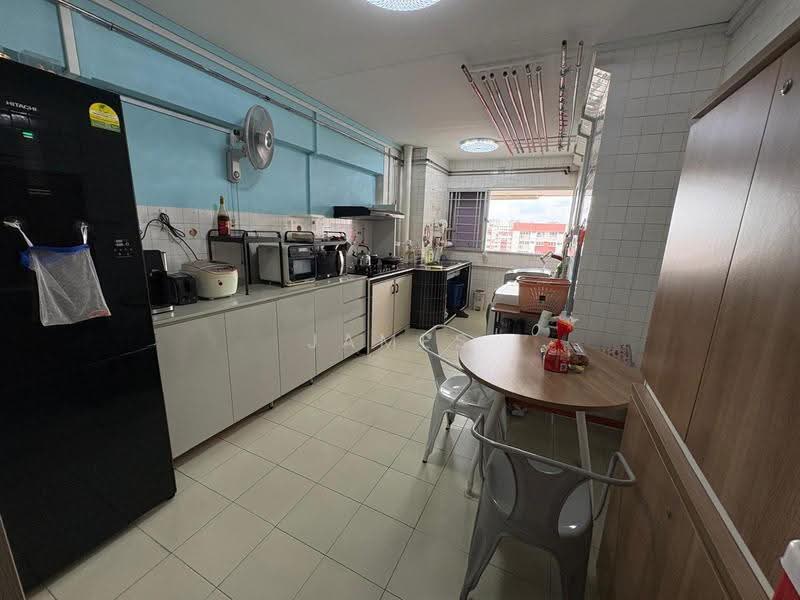 402 Yishun Ring Road, 402 Yishun Ring Road, Sembawang / Yishun, Room Rental, 100 sqft, HDB Flat For Rent, by James Kong, 500259384 - Kitchen - PropertyGuru.com.sg
