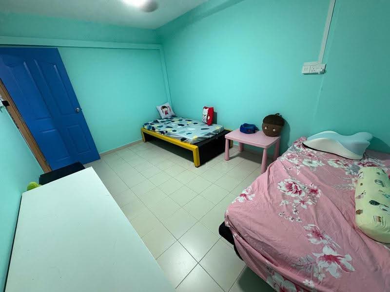 402 Yishun Ring Road, 402 Yishun Ring Road, Sembawang / Yishun, Room Rental, 100 sqft, HDB Flat For Rent, by James Kong, 500259384 - Bedroom - PropertyGuru.com.sg