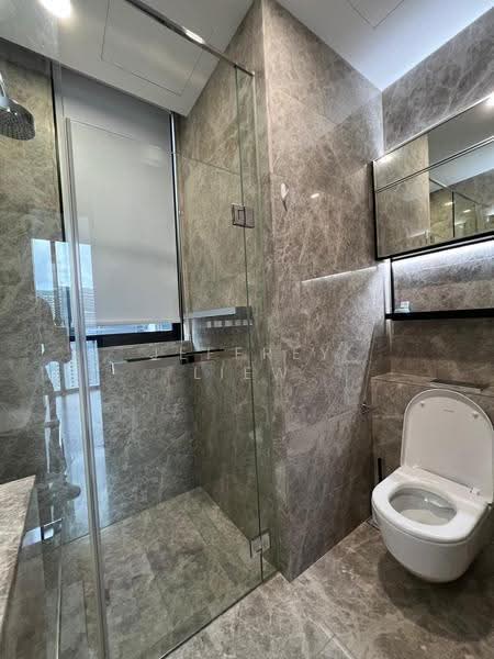 Martin Modern, 10 Martin Place, Orchard / River Valley, 3 Bedrooms, 1,012 sqft, Apartment For Sale, by Jeffrey Liew, 500259397 - Bathroom - PropertyGuru.com.sg