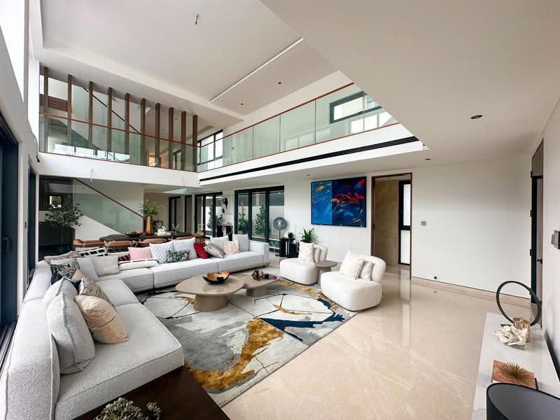 ★ GIANT ★ Brand New Freehold Detached at Braddell Heights Estate | Minutes to Lorong Chuan MRT, Matlock Rise, Mackerrow Road, Sommerville Road, Macpherson / Potong Pasir, 6 Bedrooms, 8,970 sqft, Detached House For Sale, by Yeo LiYin (Yvette Yeo) 杨丽颖, 500259410 - Living Room - PropertyGuru.com.sg