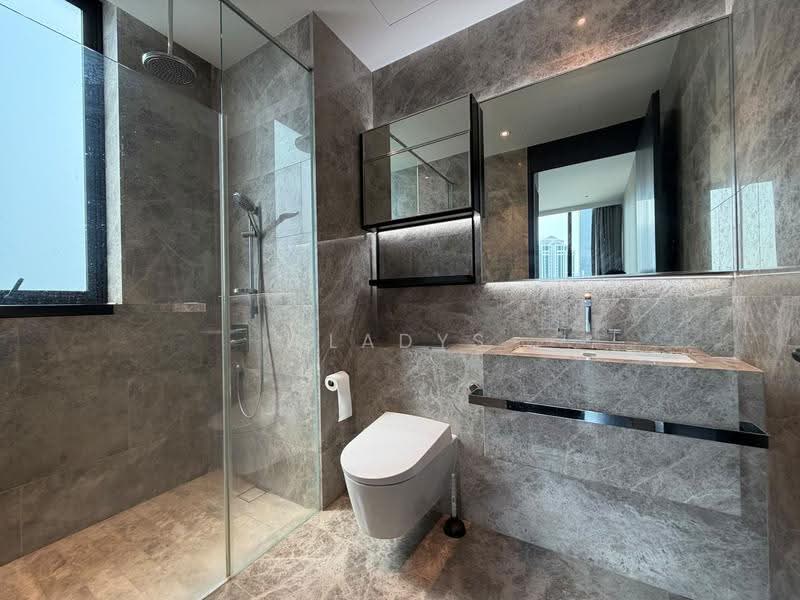 Martin Modern, 10 Martin Place, Orchard / River Valley, 3 Bedrooms, 1,421 sqft, Condominium For Sale, by Gladys Kee, 500259414 - Bathroom - PropertyGuru.com.sg