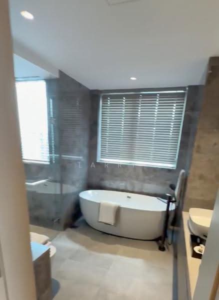 Pinetree Condo, 28 Balmoral park, Tanglin / Holland / Bukit Timah, 5 Bedrooms, 2,874 sqft, Condominium For Sale, by Larry Woo, 500259423 - Bathroom - PropertyGuru.com.sg