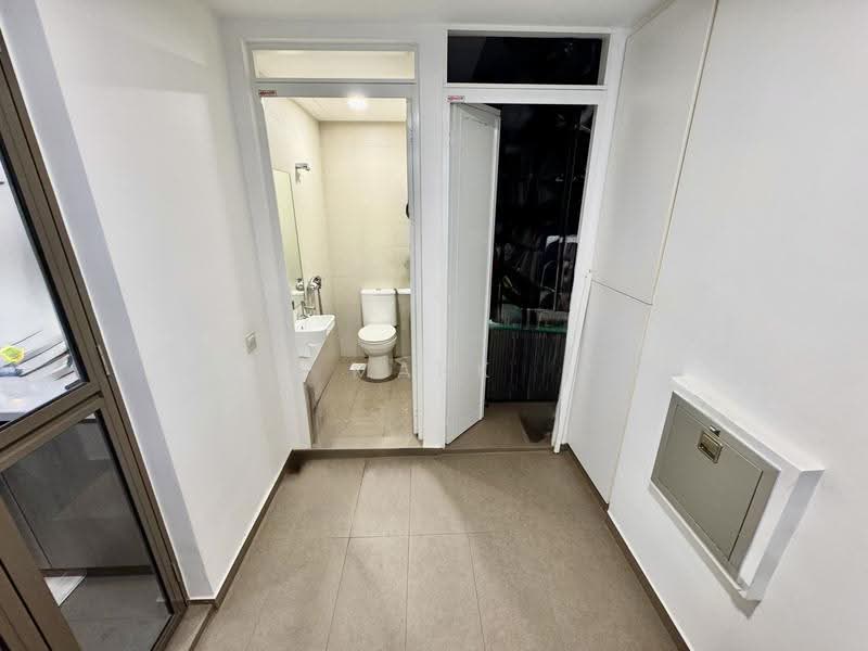 Treasure Crest, 60 Anchorvale Crescent, Hougang / Punggol / Sengkang, 3 Bedrooms, 1,152 sqft, Condominium For Sale, by Mark Foo, 500259432 - Bathroom - PropertyGuru.com.sg