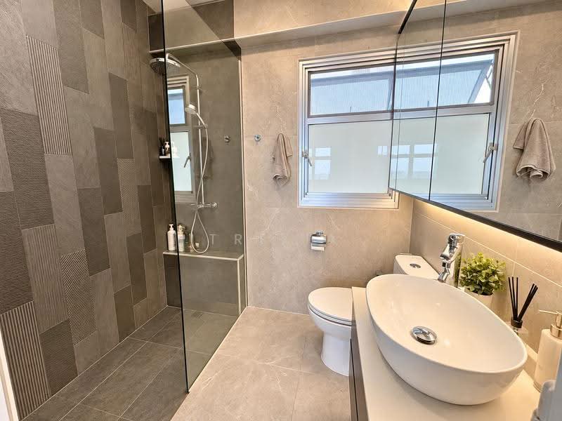 994C Buangkok Link, 994C Buangkok Link, Hougang / Punggol / Sengkang, 2 Bedrooms, 1,001 sqft, HDB Flat For Sale, by Trixia Chua, 500259433 - Bathroom - PropertyGuru.com.sg