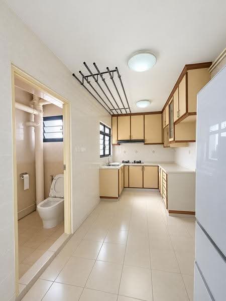 684B Choa Chu Kang Crescent, 684B Choa Chu Kang Crescent, Dairy Farm / Bukit Panjang / Choa Chu Kang, 3 Bedrooms, 980 sqft, HDB Flat For Sale, by June Ong, 500259438 - Kitchen - PropertyGuru.com.sg
