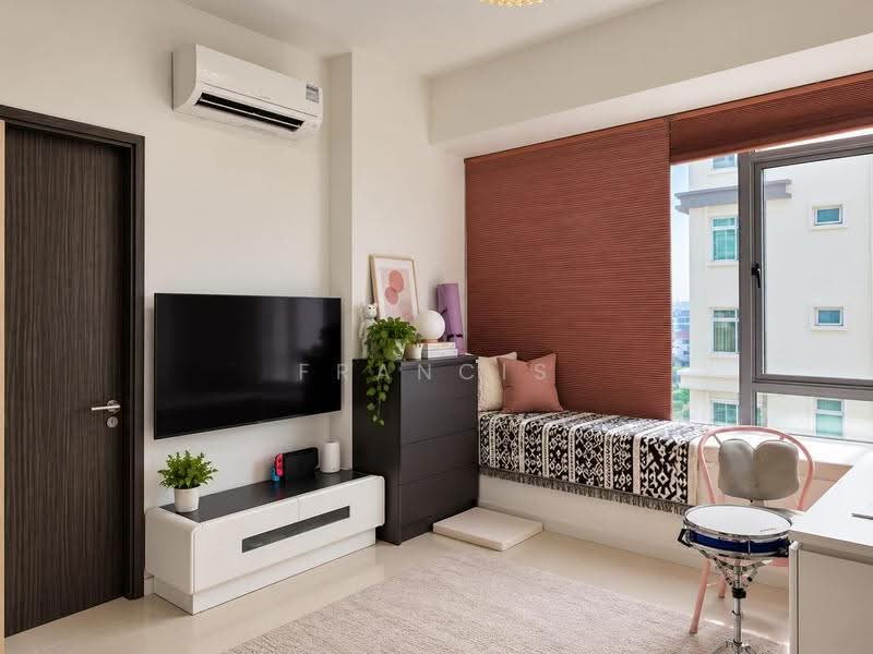 The Silver Fir, 9 Butterworth Lane, East Coast / Marine Parade, 1 Bedroom, 527 sqft, Apartment For Sale, by Francis Low, 500259452 - Living Room - PropertyGuru.com.sg