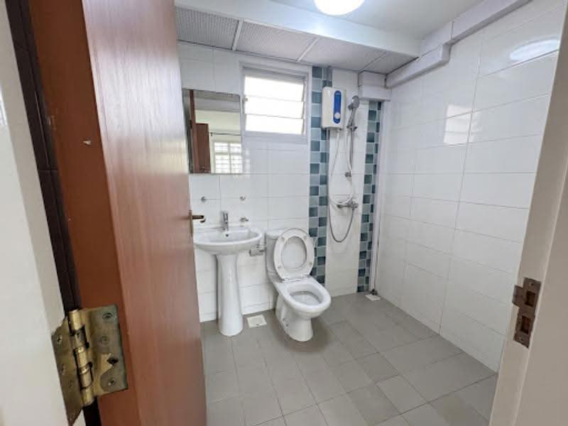 805B Keat Hong Close, 805B Keat Hong Close, Dairy Farm / Bukit Panjang / Choa Chu Kang, 3 Bedrooms, 1,001 sqft, HDB Flat For Rent, by Huey Ling, 500259457 - Bathroom - PropertyGuru.com.sg