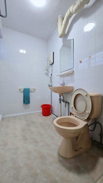 804 Yishun Ring Road, 804 Yishun Ring Road, Sembawang / Yishun, 3 Bedrooms, 1,313 sqft, HDB Flat For Sale, by Quek Pei Lin, 500259458 - Bathroom - PropertyGuru.com.sg