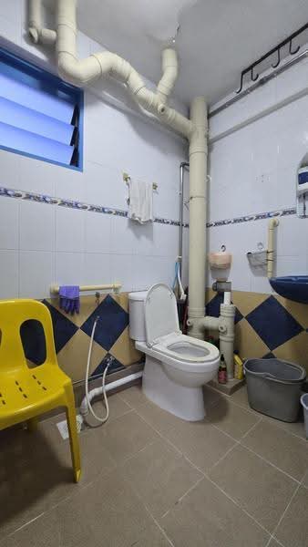 804 Yishun Ring Road, 804 Yishun Ring Road, Sembawang / Yishun, 3 Bedrooms, 1,313 sqft, HDB Flat For Sale, by Quek Pei Lin, 500259458 - Bathroom - PropertyGuru.com.sg