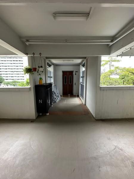 141 Tampines Street 12, 141 Tampines Street 12, Pasir Ris / Tampines, 3 Bedrooms, 1,109 sqft, HDB Flat For Sale, by Siti Nurjana Binte Oyong, 500259459 - Corridor - PropertyGuru.com.sg