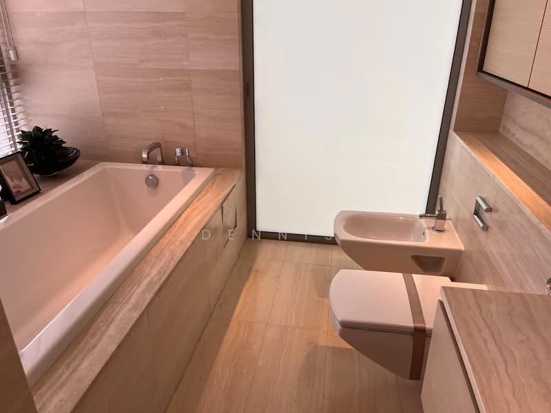 The Oliv @ Balmoral, 11C Balmoral Road, Tanglin / Holland / Bukit Timah, 4 Bedrooms, 3,337 sqft, Apartment For Sale, by Dennis Lim, 500259466 - Bathroom - PropertyGuru.com.sg