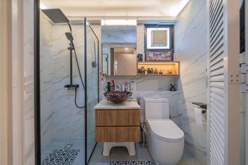 61C Strathmore Avenue, 61C Strathmore Avenue, Alexandra / Commonwealth, 3 Bedrooms, 1,001 sqft, HDB Flat For Sale, by Jason Low, 500259476 - Bathroom - PropertyGuru.com.sg
