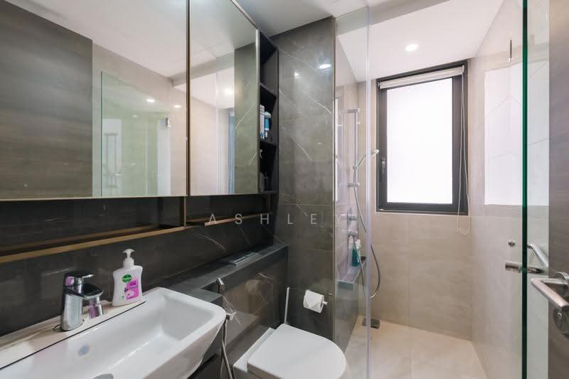 The Florence Residences, 99 Hougang Avenue 2, Hougang / Punggol / Sengkang, 2 Bedrooms, 721 sqft, Condominium For Sale, by Ashley Chan, 500259481 - Bathroom - PropertyGuru.com.sg