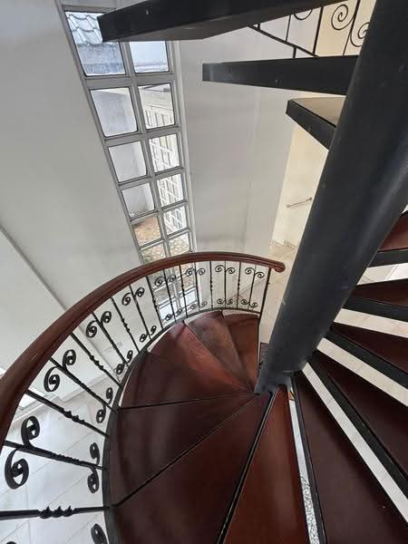 2-Storey Detached Bungalow at District 15, Clacton Road, East Coast / Marine Parade, 6 Bedrooms, 4,150 sqft, Detached House For Rent, by Angelina Tan, 500259485 - Interior - PropertyGuru.com.sg