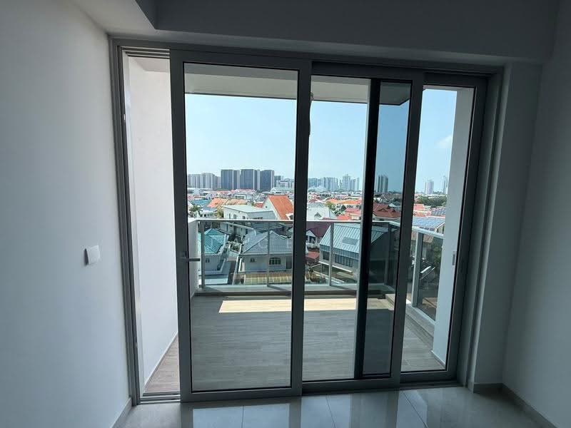 Grand Dunman, 18 Dunman Road, East Coast / Marine Parade, 2 Bedrooms, 775 sqft, Condominium For Sale, by Jacent Jj Ong, 500259514 - Balcony - PropertyGuru.com.sg