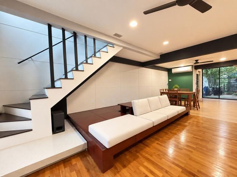 MacPherson Garden Estate, Jalan Gembira, Macpherson / Potong Pasir, 2 Bedrooms, 1,200 sqft, Terraced House For Sale, by Aaron Yeo, 500259515 - Living Room - PropertyGuru.com.sg
