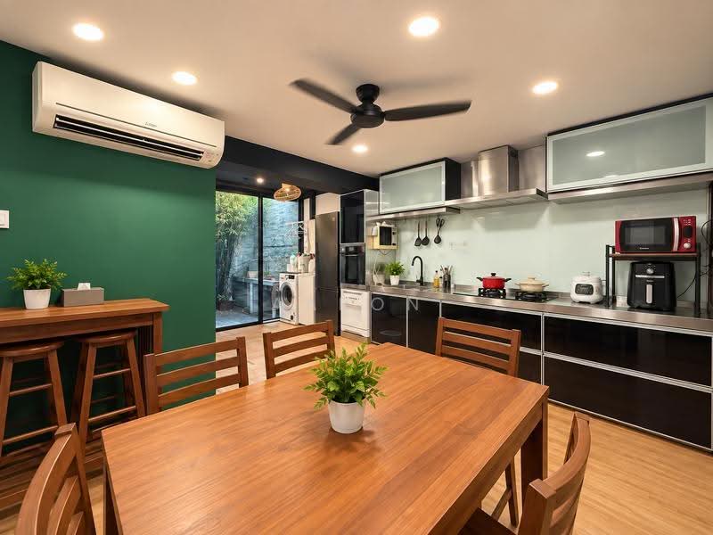 MacPherson Garden Estate, Jalan Gembira, Macpherson / Potong Pasir, 2 Bedrooms, 1,200 sqft, Terraced House For Sale, by Aaron Yeo, 500259515 - Kitchen - PropertyGuru.com.sg