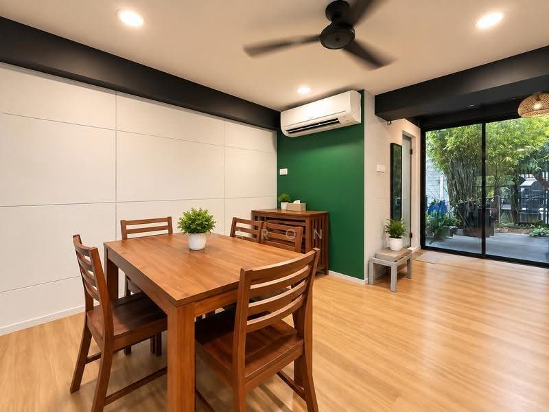 MacPherson Garden Estate, Jalan Gembira, Macpherson / Potong Pasir, 2 Bedrooms, 1,200 sqft, Terraced House For Sale, by Aaron Yeo, 500259515 - Dining Room - PropertyGuru.com.sg
